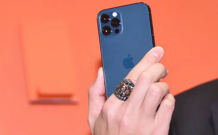 密云苹果手机维修分享iPhone12系列重启方法教程 